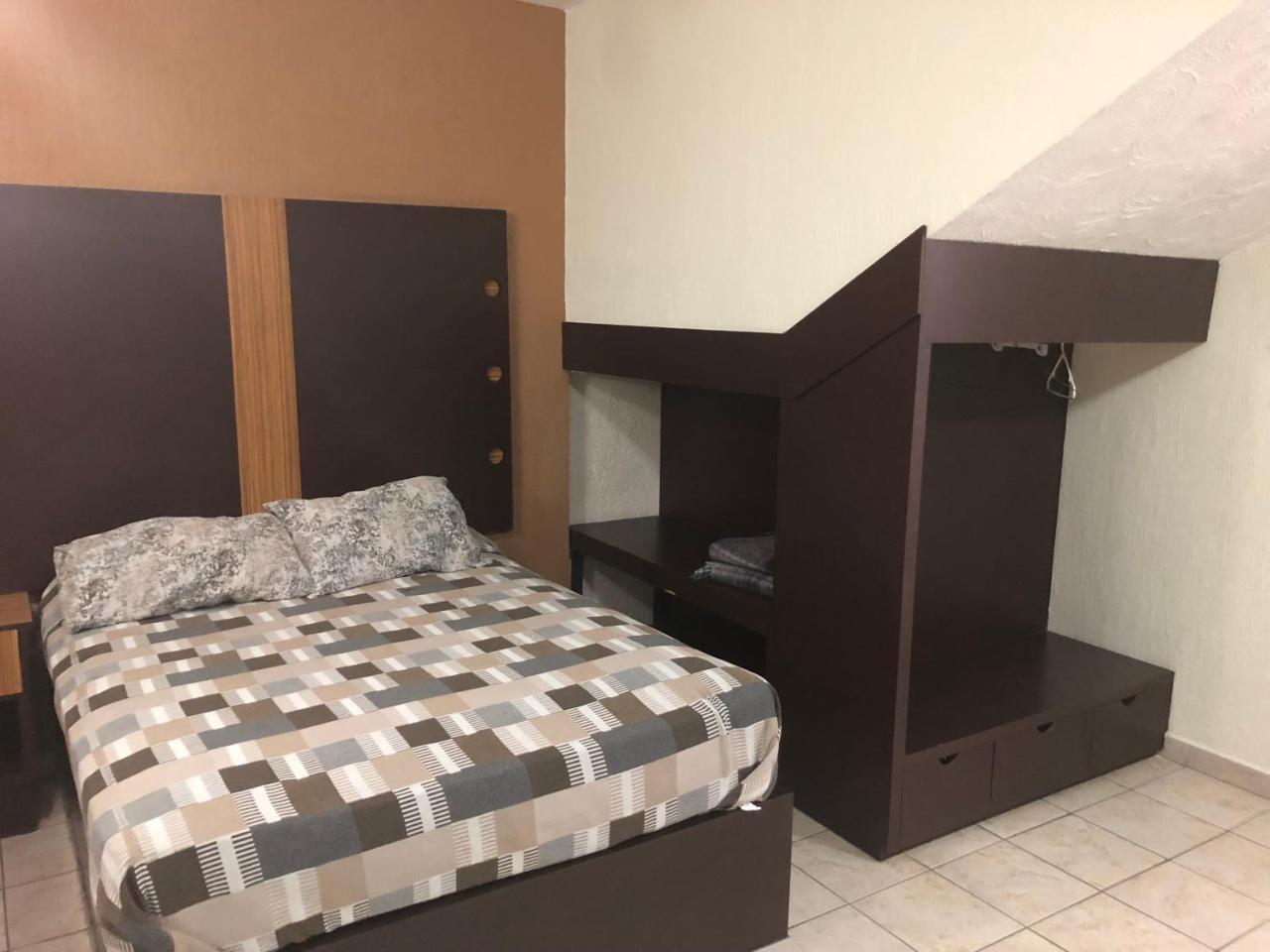 Hotel Del Carmen Leon Ngoại thất bức ảnh