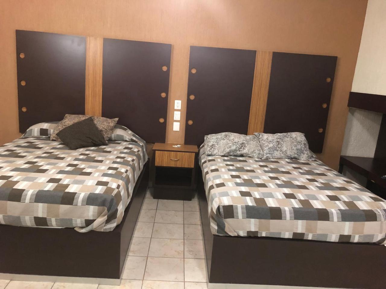 Hotel Del Carmen Leon Ngoại thất bức ảnh