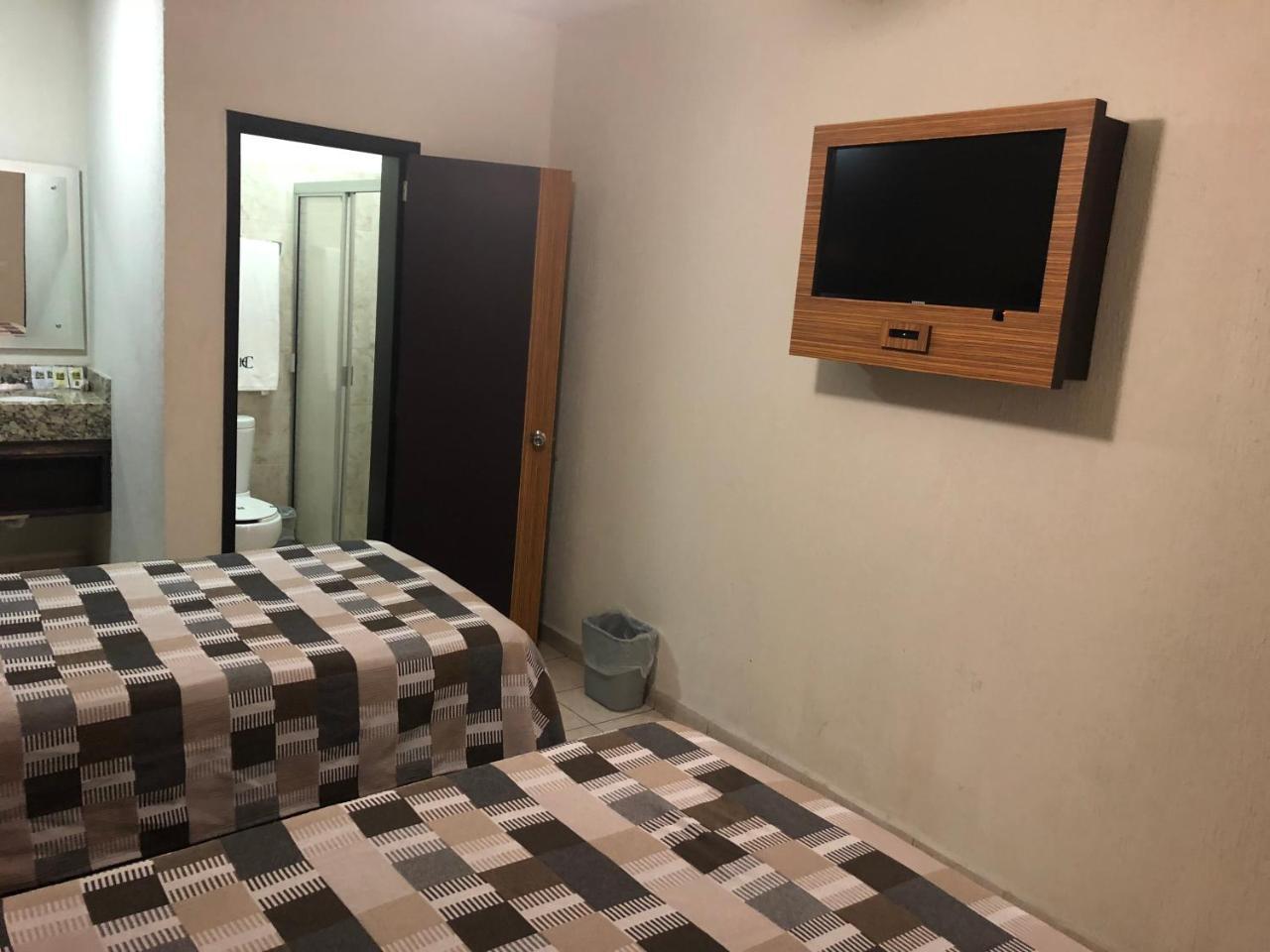 Hotel Del Carmen Leon Ngoại thất bức ảnh