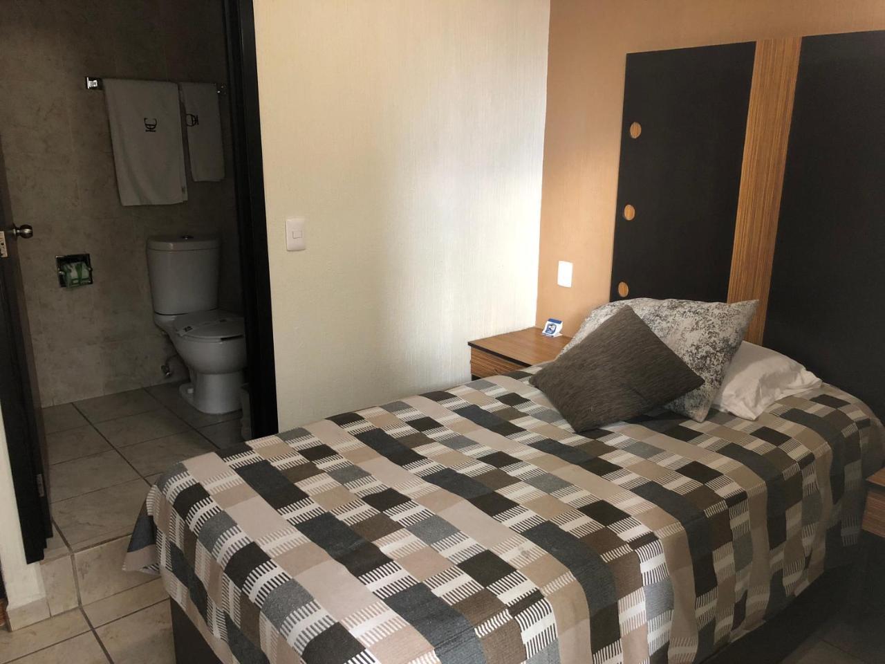 Hotel Del Carmen Leon Ngoại thất bức ảnh